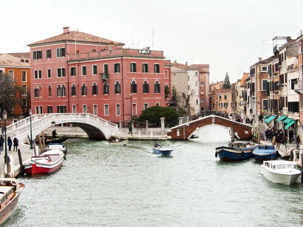 Rio Nuovo,Santa Croce,Venice,Venezia,Buildings,Boats,Canal