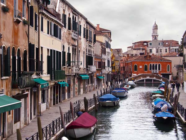 Rio de Malcanton,Santa Croce,Venice,Venezia,Buildings,Boats,Canal