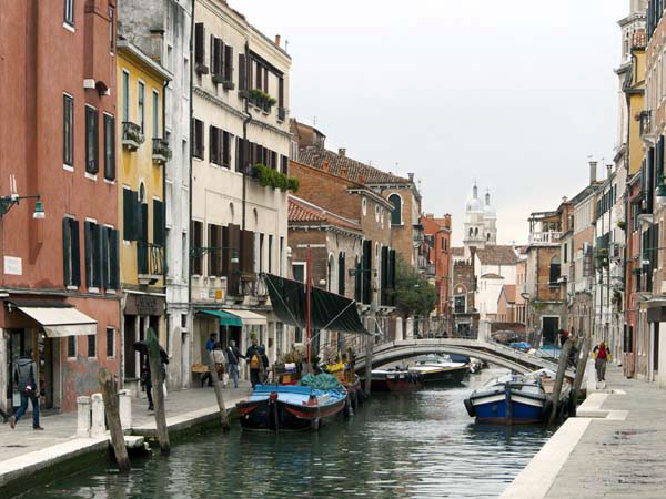 Fondamenta Gherardini,Dorsoduro,Venice,Venezia,Boats,Buildings,Canal