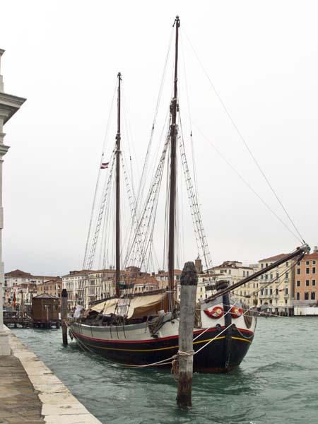 Sailing Boat,Punta della Dogana,Dogana da Mar,Venice,Venezia,Canal,Dorsoduro