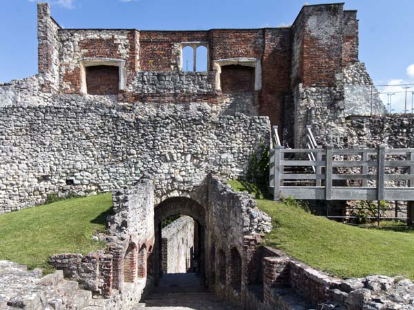 Gatehouse,Farnham Castle