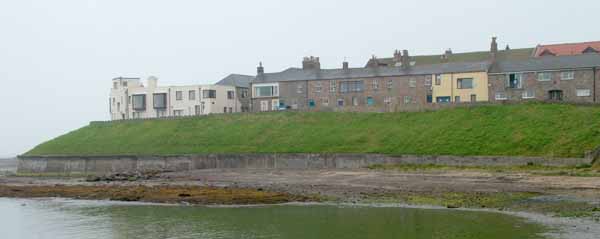 Seahouses Harbour,Buildings