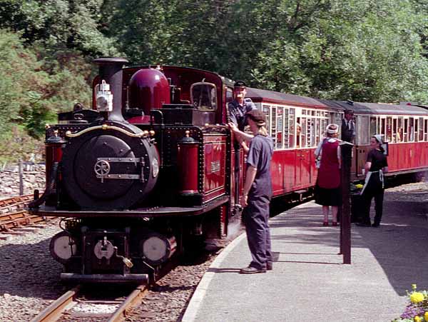 Ffestiniog Railway,Rheilffordd Ffestiniog,Heritage,Narrow Gauge,Tan-y-Bwlch Station,Steam Engine,Locomotive,Train